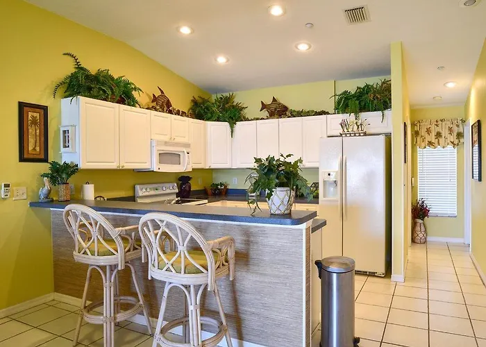 Gulf Retreat 2: Magnificent Water Views, Steps To Beach, None Cleaner, None Nicer!