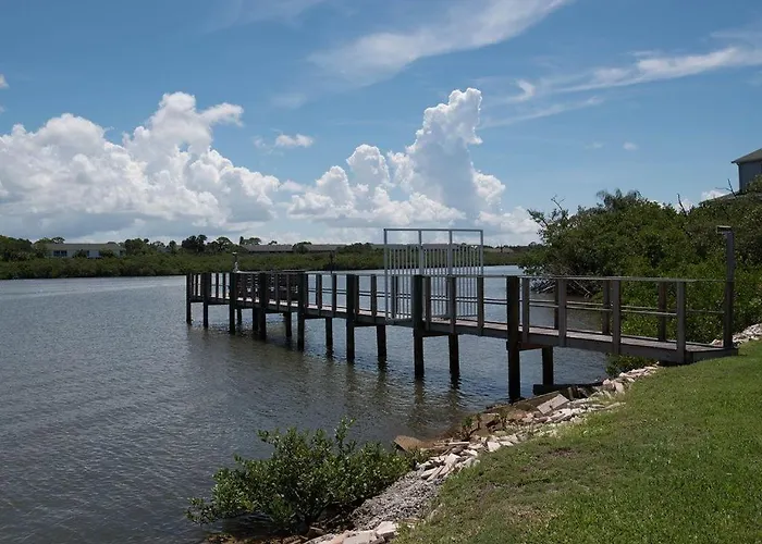 Gulf Retreat 2: Magnificent Water Views, Steps To Beach, None Cleaner, None Nicer! Apartment *