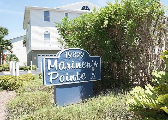 Gulf Retreat 2: Magnificent Water Views, Steps To Beach, None Cleaner, None Nicer! Apartment *