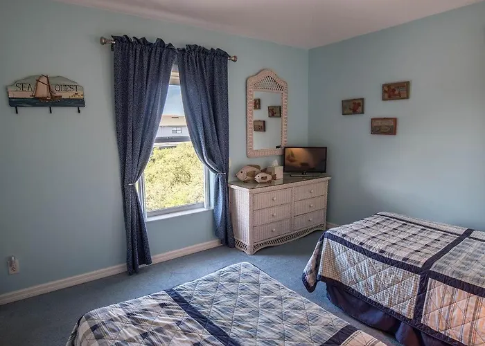 Gulf Retreat 2: Magnificent Water Views, Steps To Beach, None Cleaner, None Nicer! Appartement